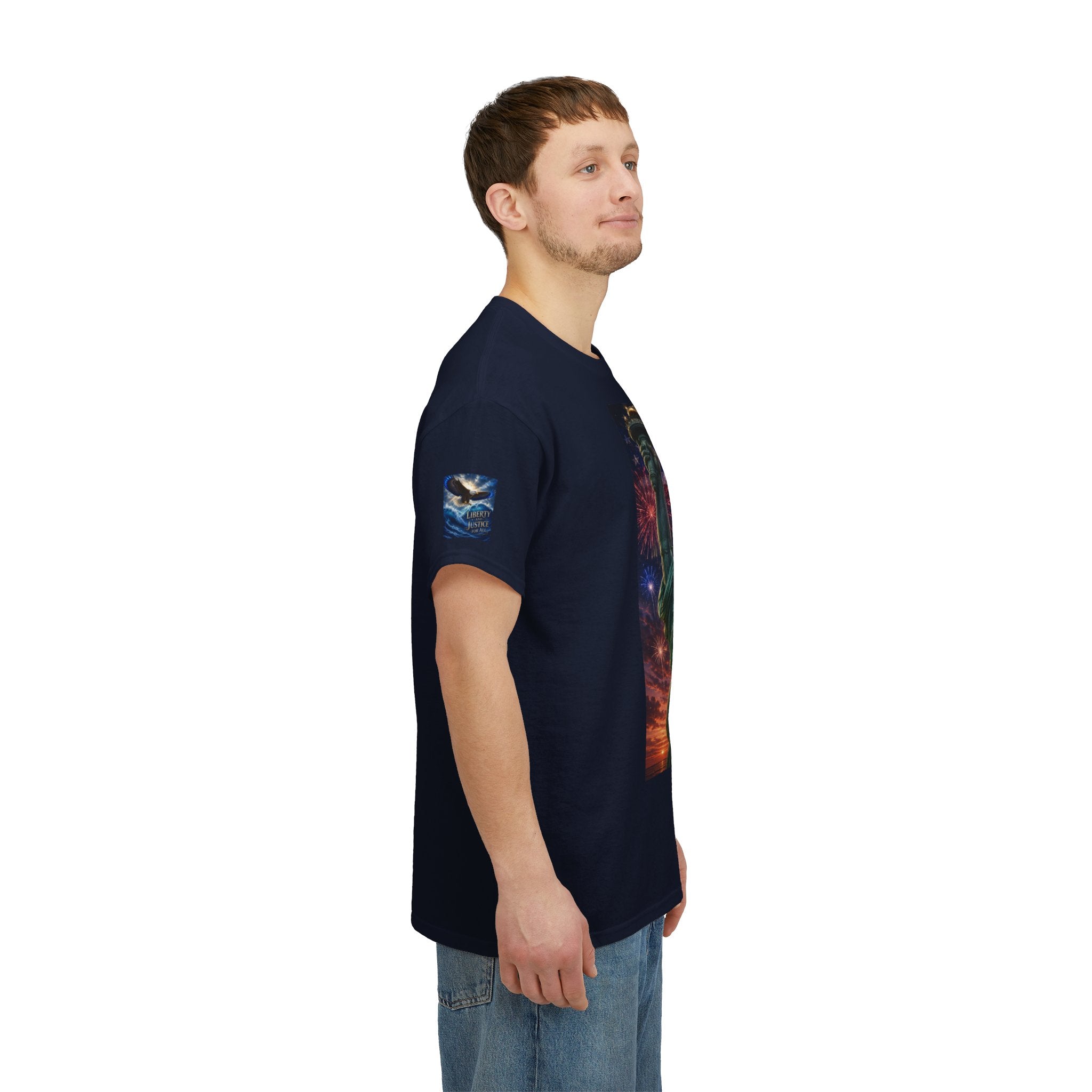Statue of Liberty 'Happy 4th' T-Shirt – Patriotic Independence Day Tee